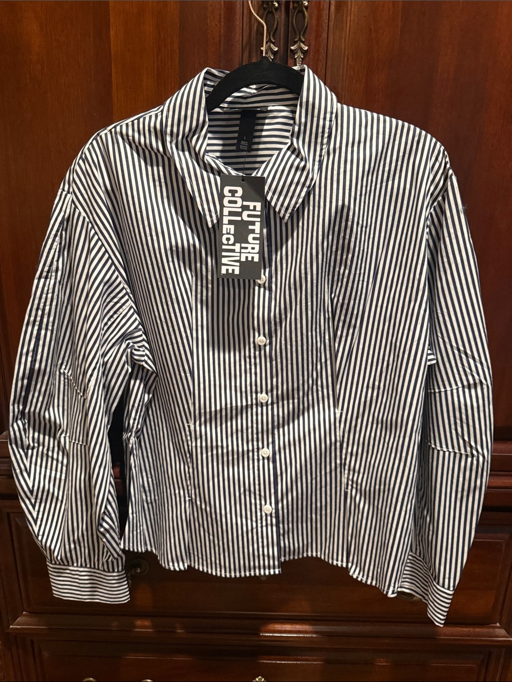 Tailored blue & White Pinstripe Button-Down Shirt new with tags barrel sleeve - Picture 1 of 4